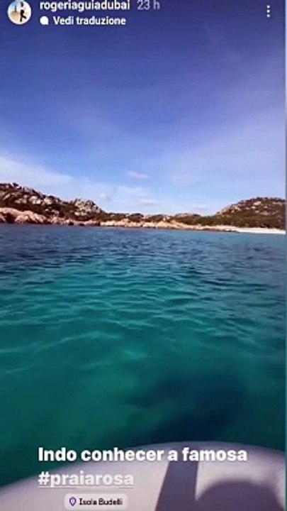 Influencer incurante dei divieti sbarca col gommone sulla spiaggia rosa di Budelli per fare VIDEO social