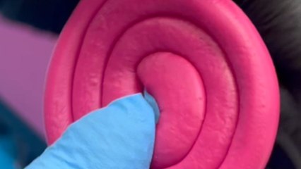 Creative vinyl artist turns record into a mouthwatering piece of art