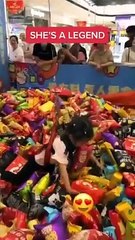 So_many_snacks_#clawmachine_#smartkid_#shoutoutot(360p)