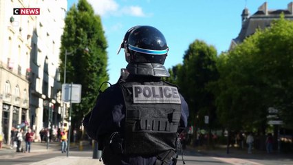 Download Video: Manifestations contre l'extrême droite : plus de 20.000 agents des forces de l'ordre mobilisés