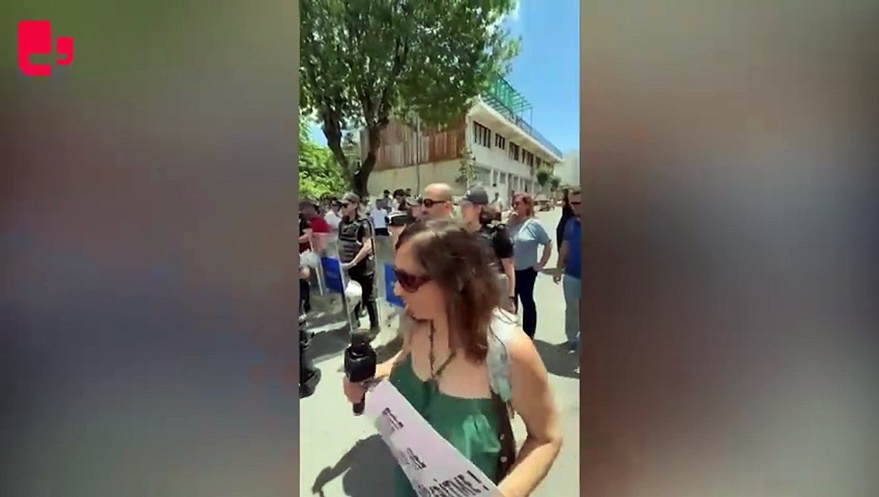 Büyükada’da ‘minibüs’ eylemi: Çocukların sek sek oynadığı sokaklar güvenli değil!
