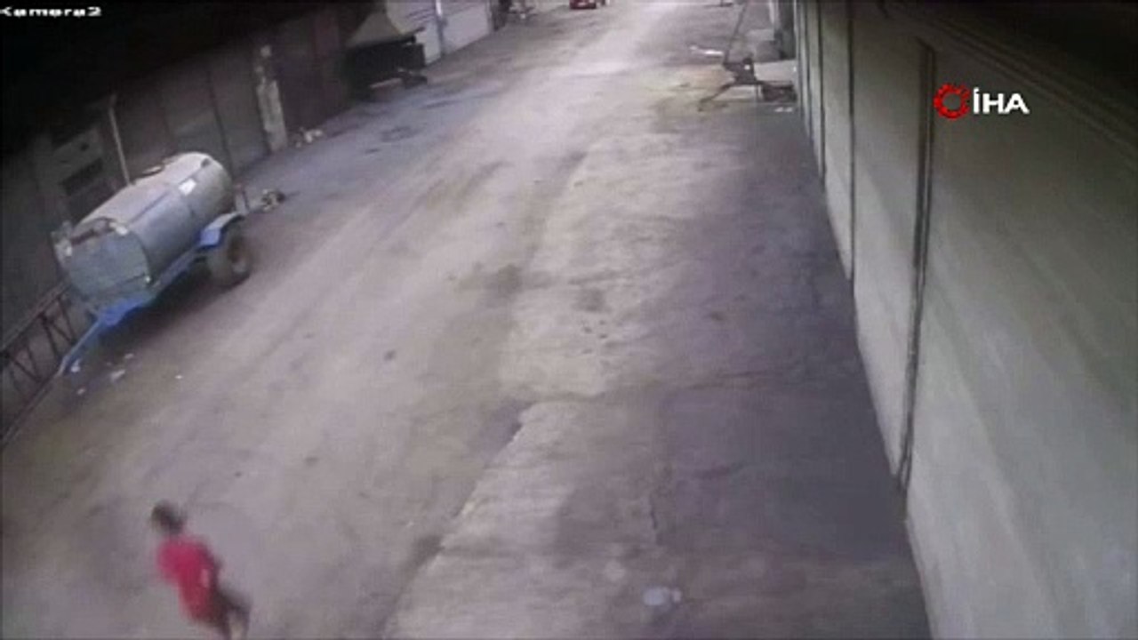 14 yaşındaki çocuk sokak köpeklerin saldırısına uğradı - Tigris Haber