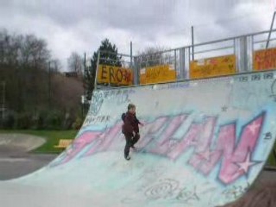 2 skaters sans skate !!