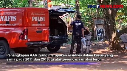 Download Video: Tersangka Teroris di Karawang Diduga Terafiliasi dengan ISIS, Polisi Turut Amankan Bahan Peledak