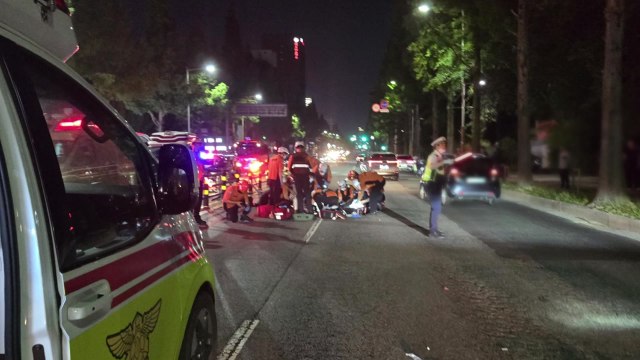 전북 군산서 횡단보도 건너던 50대 남매 오토바이에 치여 숨져 / YTN