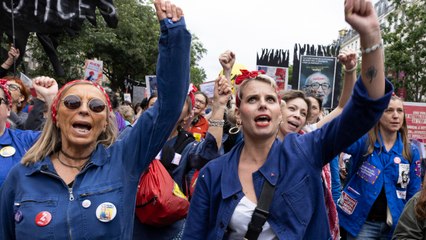 Miles de personas sale a las calles en Francia contra la extrema derecha