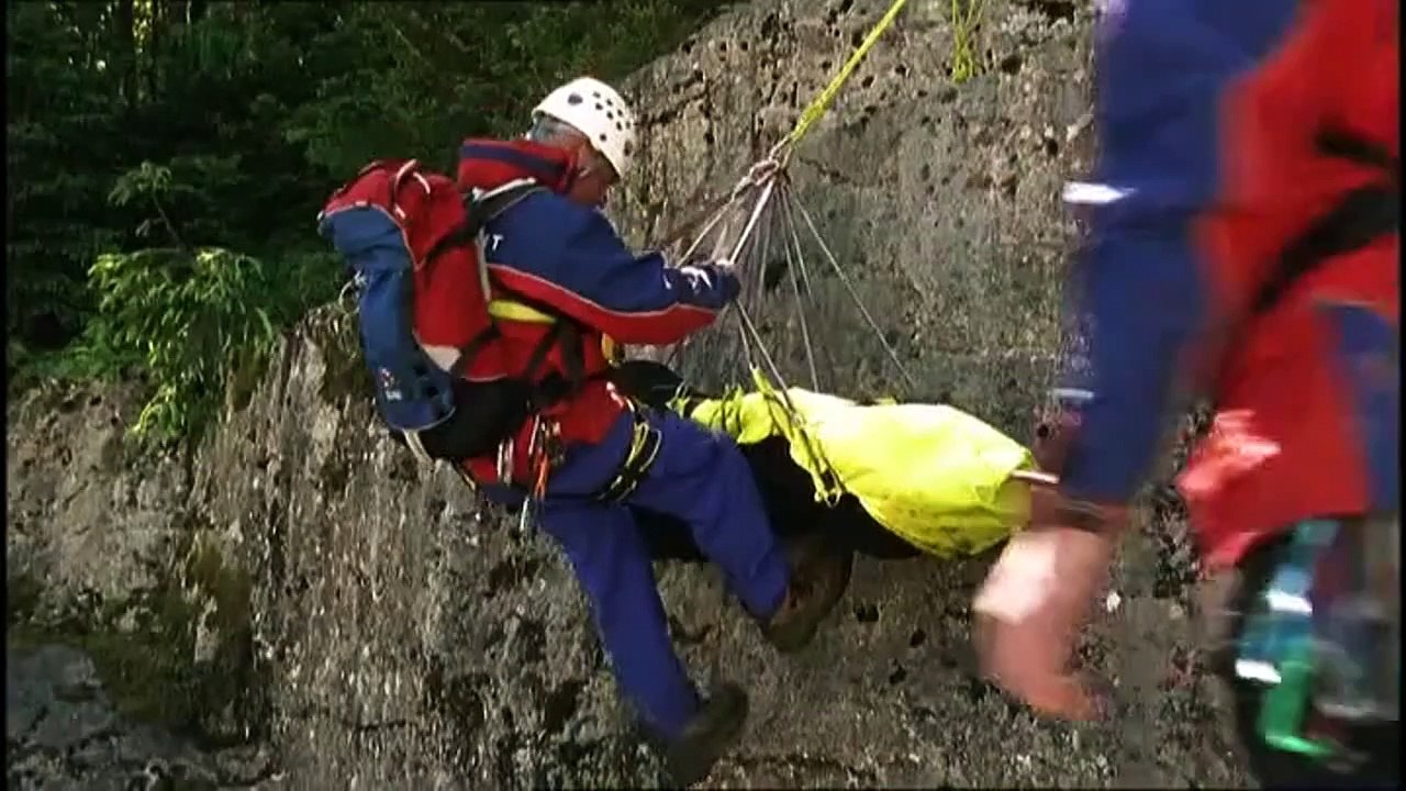 Die rosenheim-cops (55) staffel 5 folge 1 - freier fall