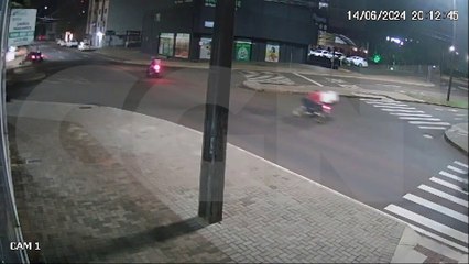 Novas imagens mostram motorista avançando preferencial e atropelando família