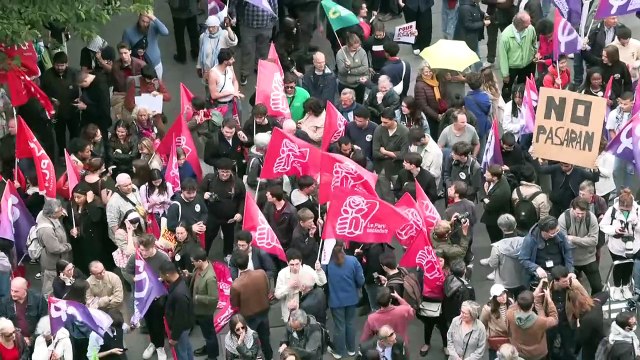 Decenas de miles de personas se manifiestan en Francia contra la extrema derecha