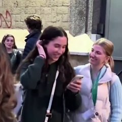 Une mère traverse la moitié de la planète pour l'anniversaire de sa fille