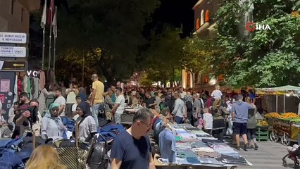 Bayrama saatler kala alışverişe devam ettiler