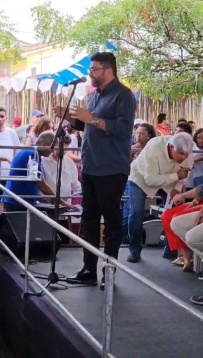 Deputado do União Brasil tece elogios ao governo Jerônimo Rodrigues em palanque; veja vídeo