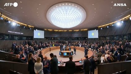 Video herunterladen: Ucraina, i ministri della Difesa dei paesi Nato riuniti a Bruxelles