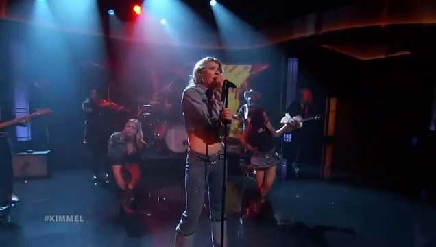 Dasha chante son tube Austin