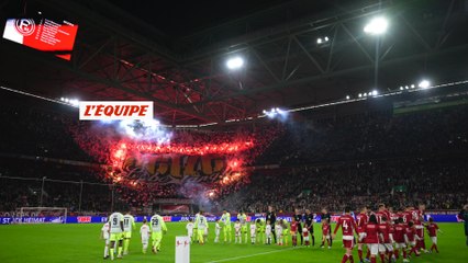 下载视频: A Düsseldorf, c'est Fortuna, bières et supporters - Foot - Euro - Bleus