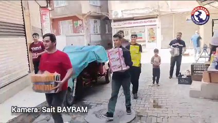 下载视频: Muhtar Çakmak’tan Mahalledeki çocuklara bayram sürprizi! - Tigris Haber