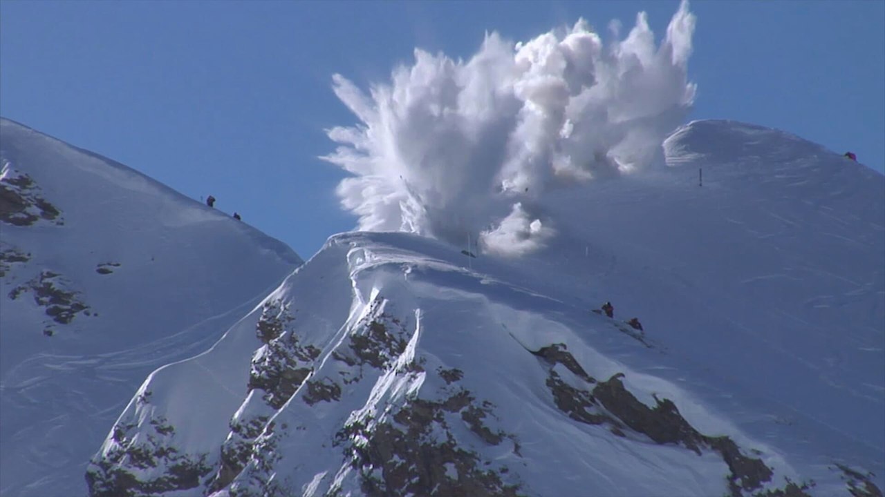 Titans mécanic : engins XXL dans les Alpes
