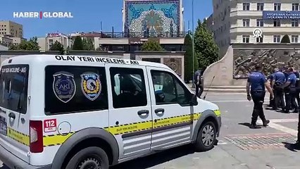 Atatürk Anıtı'na baltayla saldıran şüpheliler gözaltında
