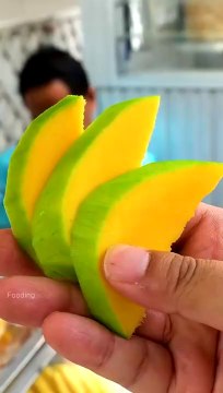 Amazing yellow mango cutting skills /fruit cutting in Thailand