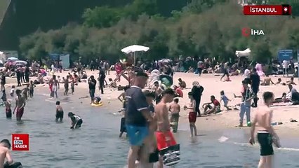 Kurbanını kesen vatandaşlar, İstanbul'da sahillere akın etti