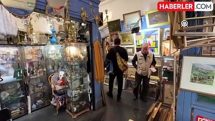 Türk "antikacı avcısı" İngiltere pazarlarında nadide parça arıyor