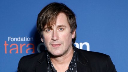 GALA VIDEO - Jacques et Thomas Dutronc : une jolie photo publiée pour une Fête des pères forcément particulière…