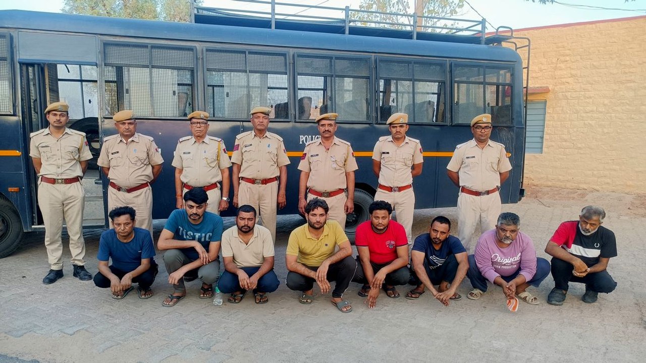 20.35 लाख की साइबर ठगी के आरोप में दिल्ली व यूप...