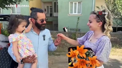Babalar Günü'nde eşine kendi ürettiği aracı hediye etti