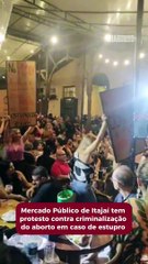 Mercado Público tem protesto contra PL 1904