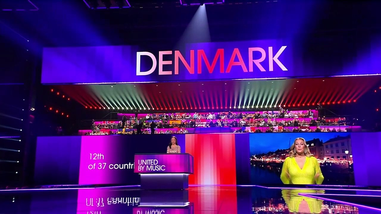 Stéphanie Surrugue uddeler Danmarks DOUZE POINTS (12 point) | Eurovision Song Contest 2024 | DRTV