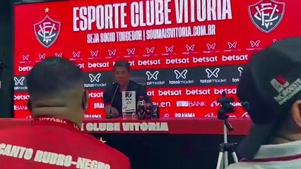 Técnico do Vitória abre o jogo sobre momento de Dudu no clube: "hoje nõa une condições de nos ajudar"