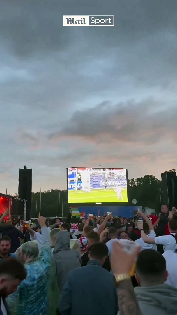 Los fans de Inglaterra celebran con las coplas de Hey Jude en honor a Bellingham