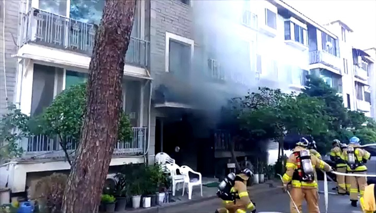 [영상구성] 서울 강북구 빌라 지하창고서 불…1명 병원 이송 外