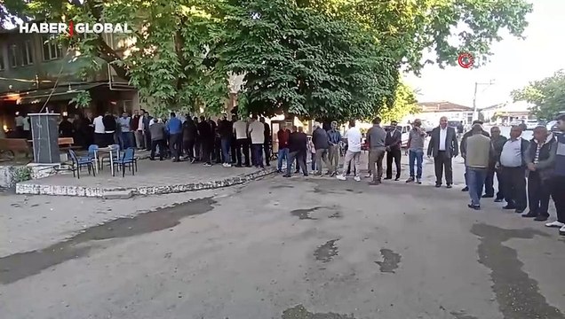 Gelenek bu yıl da bozulmadı: Yüz yıllık bayramlaşma zinciri