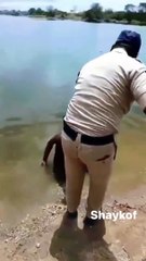 In India, a corpse was caught from the water after floating for several hours, but there is a nuance - it suddenly woke up.