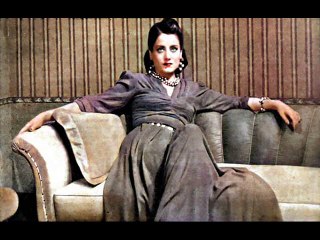 من يوم جفاكي حيران معاكي افوت عليكي  موسيقار الازمان فريد الاطرش والشاعر يوسف بادروس بواسطه سوزان مصطفي