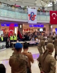 Jandarma Teşkilatı'nın kuruluş yılı AVM'de kutlandı... Görüntülere tepki yağdı!