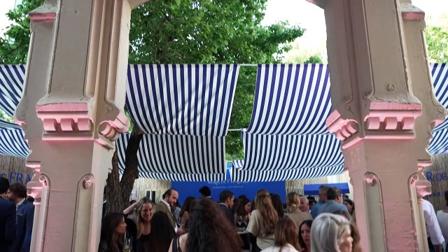 Numerosos rostros conocidos acuden a la inauguración del espacio sensorial la Casa Atlántica