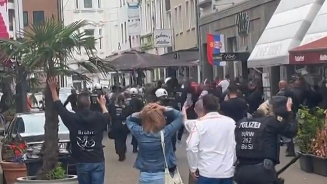 Vor EM-Spiel: Schlägerei zwischen Fußballfans in Gelsenkirchen