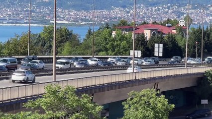 Bayramın ikinci günü İstanbul'dan yola çıkanlar, Kocaeli'de yoğunluk oluşturdu
