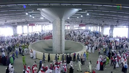الحجاج يواصلون رمي الجمرات في أول أيام التشريق