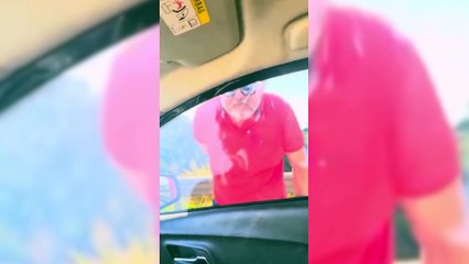 Vídeo: Homem efetua disparos de arma de fogo durante briga de trânsito