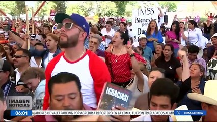 Abuchean a gobernadores del PRI durante un discurso de López Obrador en Durango