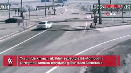 Kaza göz göre göre geldi! Kırmızı ışık ihlali...