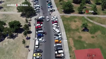 Menekşe Plajı'ndaki yoğunluk havadan görüntülendi
