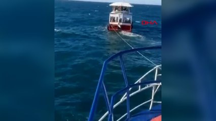 Amasra’da gezi teknesi arızalandı turistler panik yaşadı