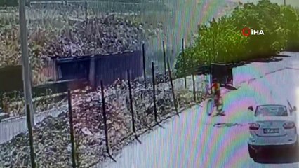 Diyarbakır'da yük treni hafif ticari araca çarptı: 2 yaralı