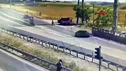 Kara Yolundaki Olukları Temizleyen İşçi, Otomobil Çarpmasıyla Öldü