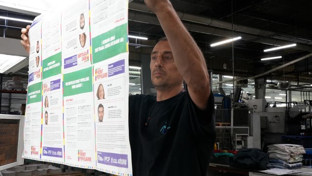 « Jamais vu un délai aussi court ! » : dans cette imprimerie, une course-contre-la-montre avant les législatives