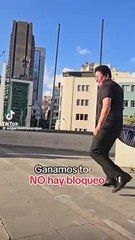 Montaño celebra suspensión de paro bailando; Transporte le dice que "no está a la altura"